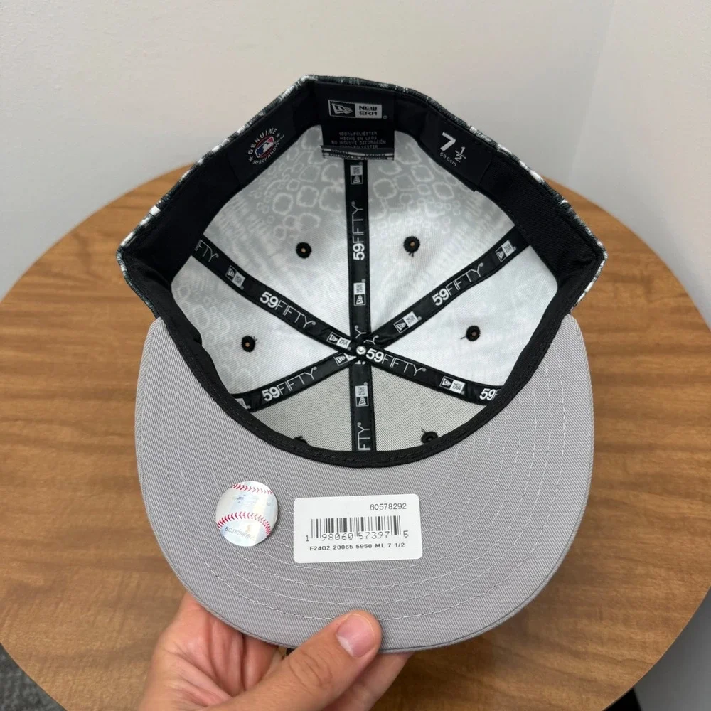New Era 59FIFTY LA Dodgers Hat Mens 7 1/2 Black White Acid wash Grey Flat Brim